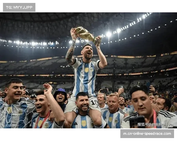 足球慈善赛筹款超500万欧元，梅西C罗同队引热议